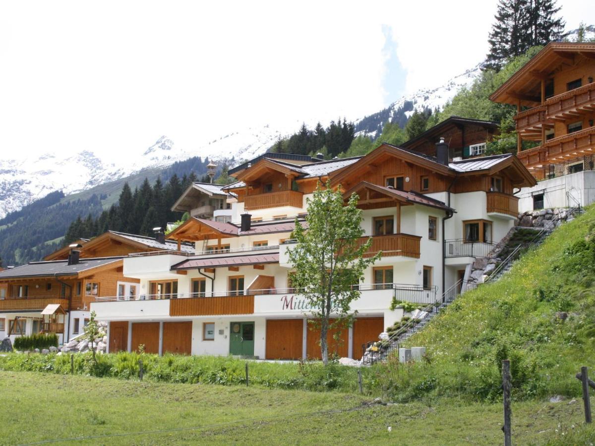 Large Chalet Apartment In Saalbach Hinterglemm Extérieur photo