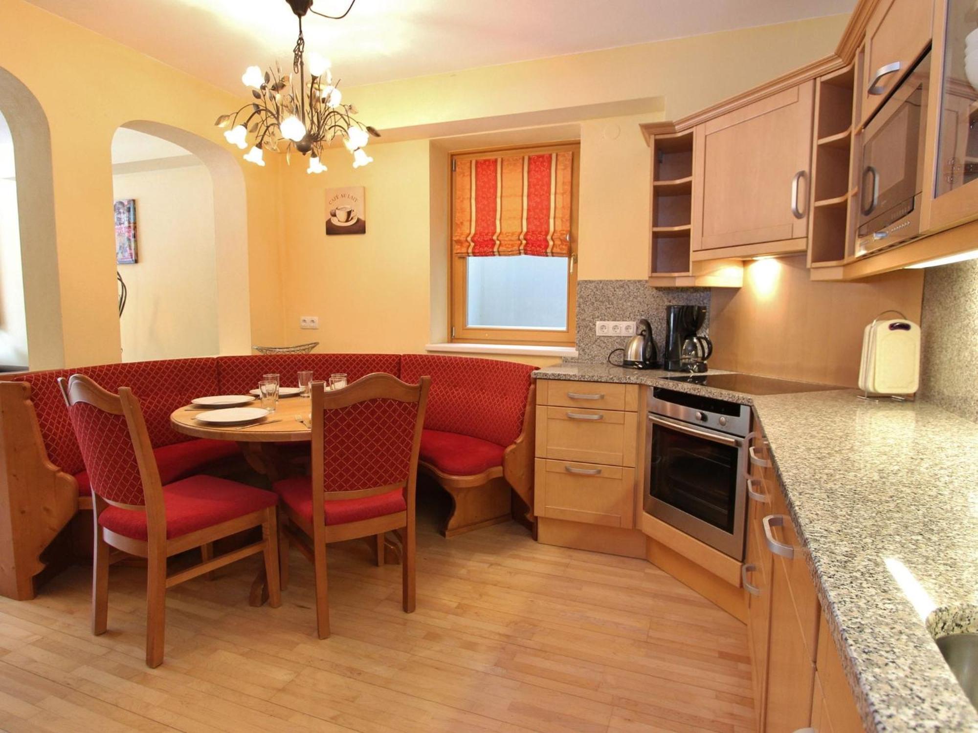 Large Chalet Apartment In Saalbach Hinterglemm Extérieur photo