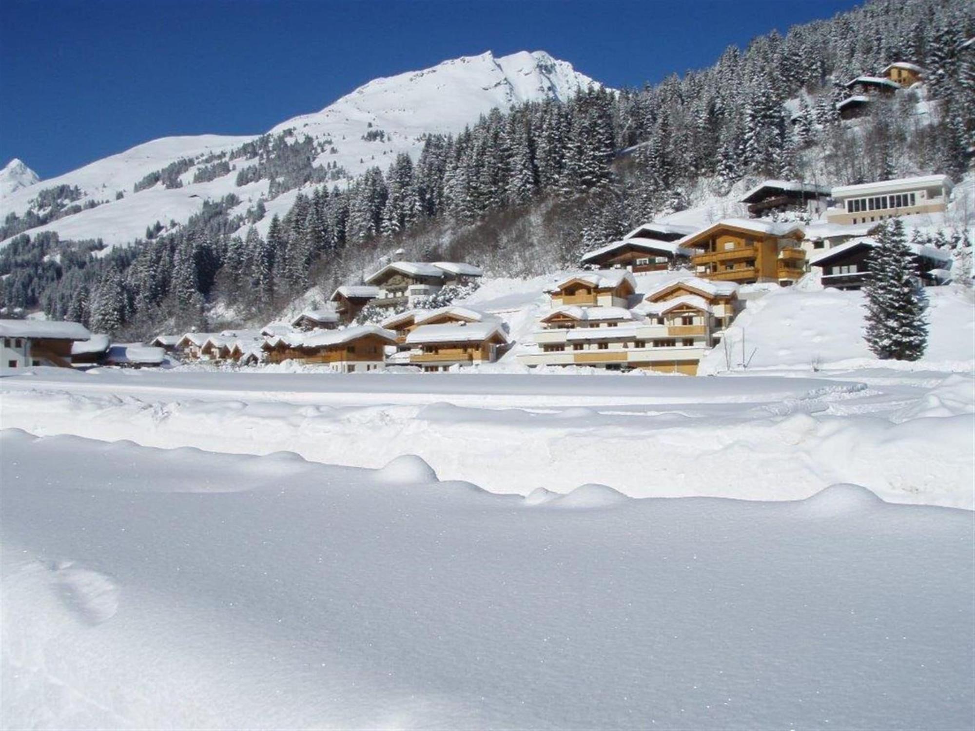 Large Chalet Apartment In Saalbach Hinterglemm Extérieur photo